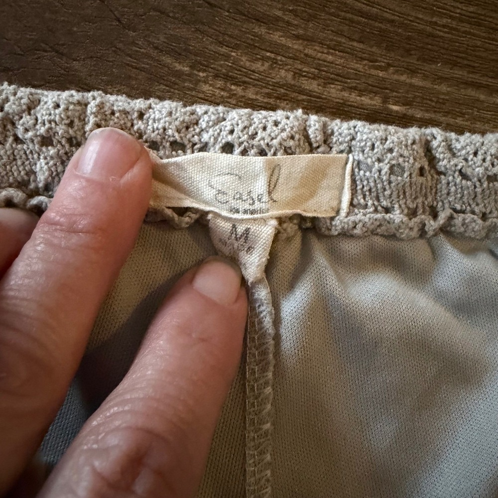 Easel Crochet Shorts Women Medium Beige Excellent Boho Floral Scalloped Festival - Picture 5 of 10